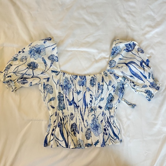 H&M blue patterned blouse - size small - Picture 2 of 2